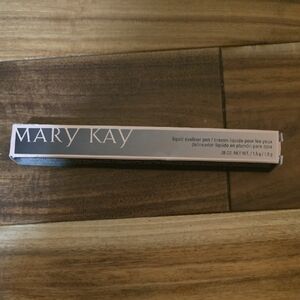 Mary Kay Liquud Eyeliner Pen in Black